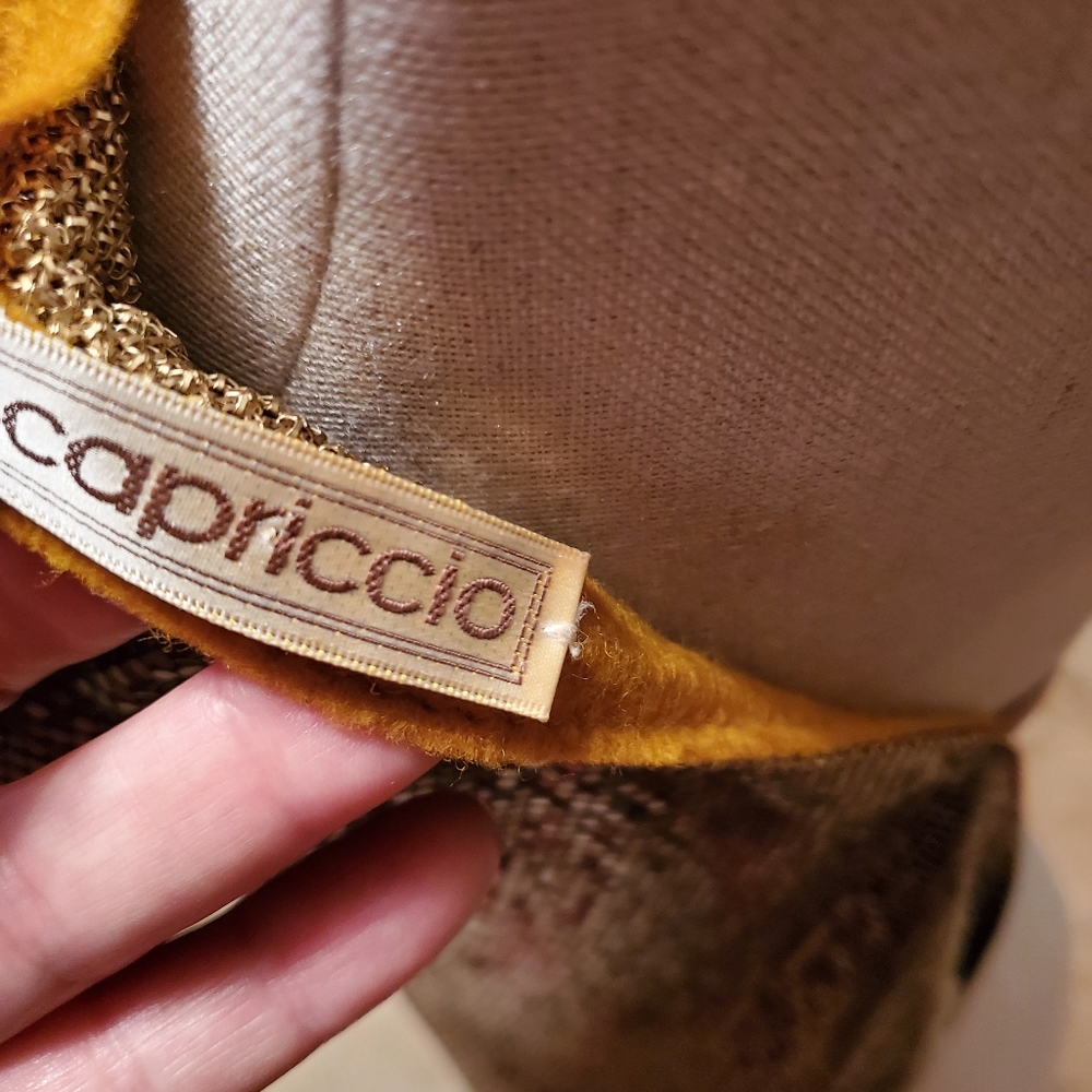 Sold - Picture 3 of 6